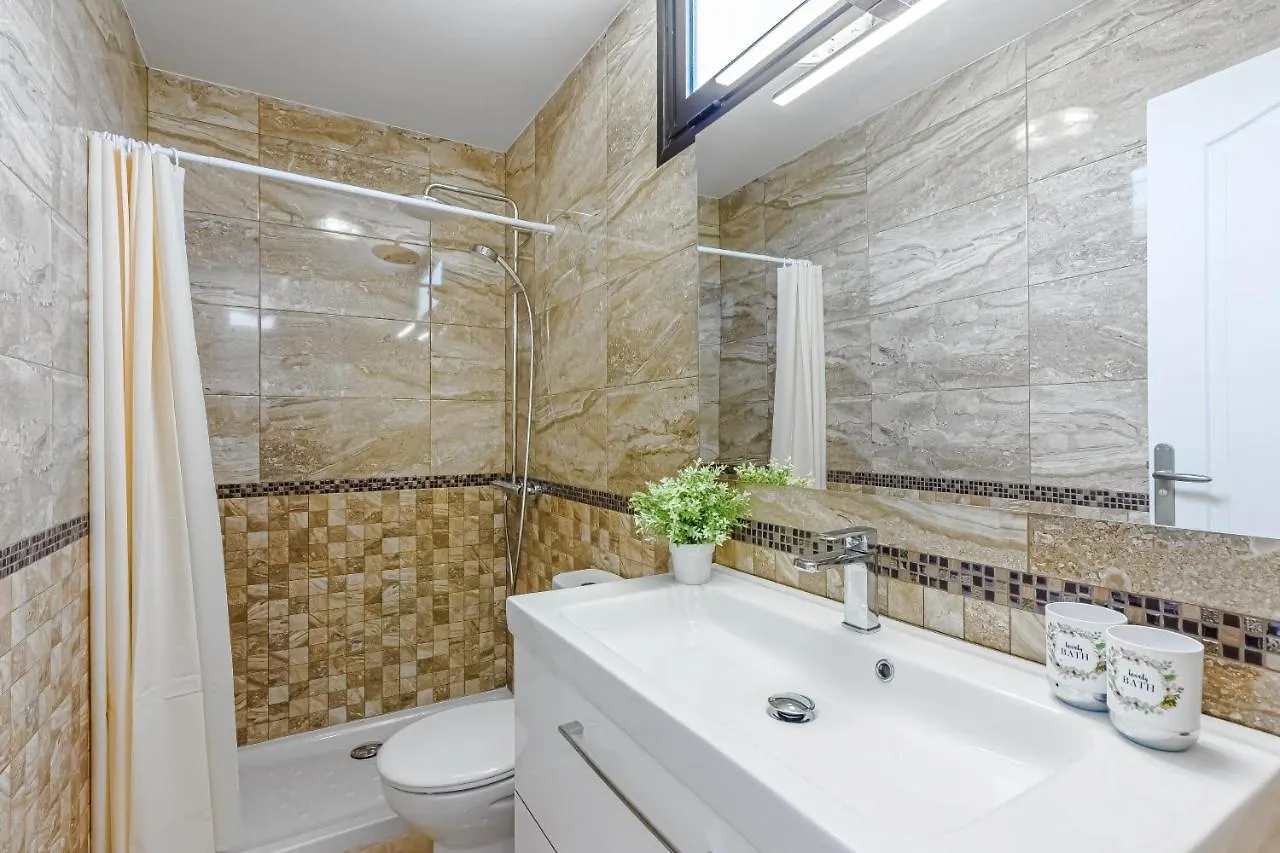 Apartment Apart America - 150 Meters From The Beach, Free Wi-Fi أرونا 0*,