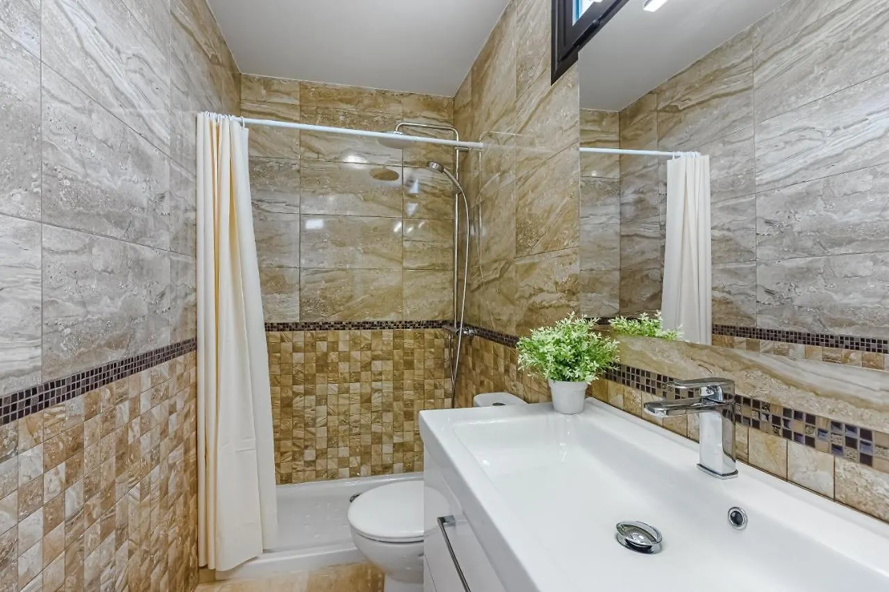 Apartment Apart America - 150 Meters From The Beach, Free Wi-Fi أرونا