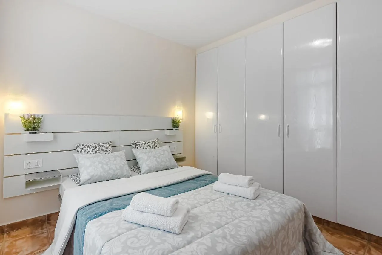 Apartment Apart America - 150 Meters From The Beach, Free Wi-Fi أرونا